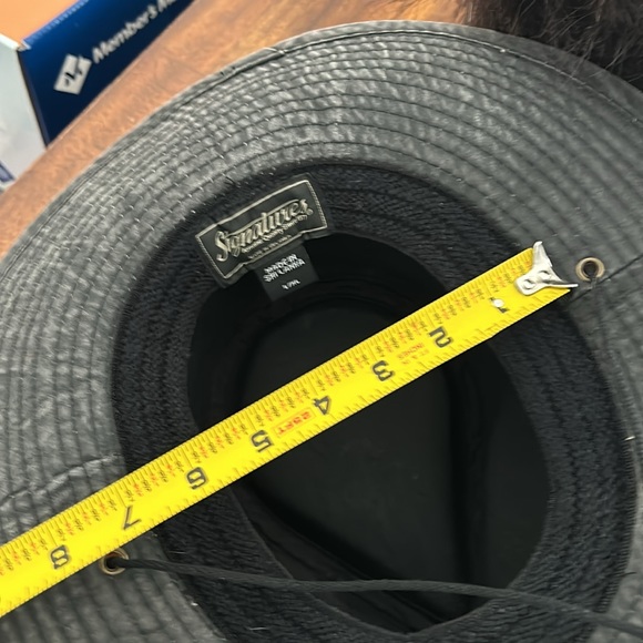 Signature men’s cotton outback hat with chin cord. - Picture 7 of 12